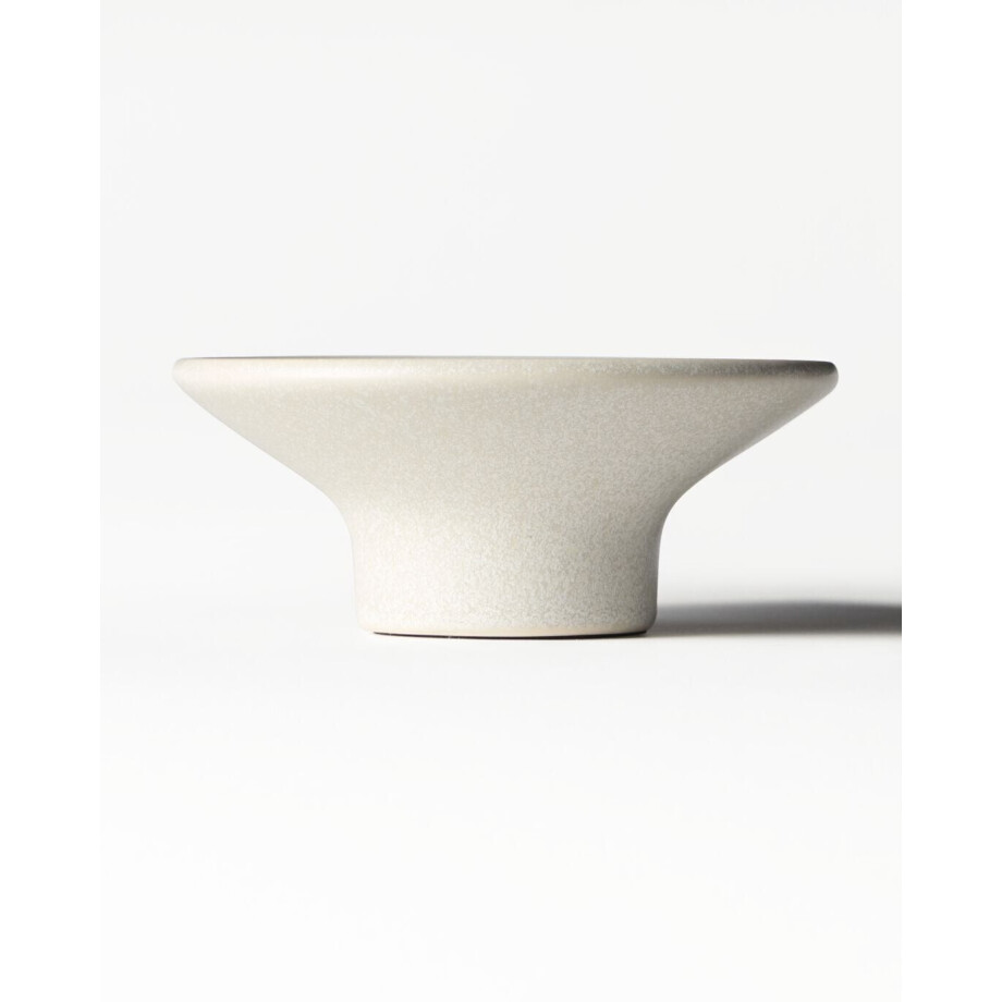 HEMA HEMA Kandelaar ⌀12x6.5cm Zwier Keramiek Wit (wit) HEMA HEMA Kandelaar ⌀12x6.5cm Zwier Keramiek Wit (wit) afbeelding 1