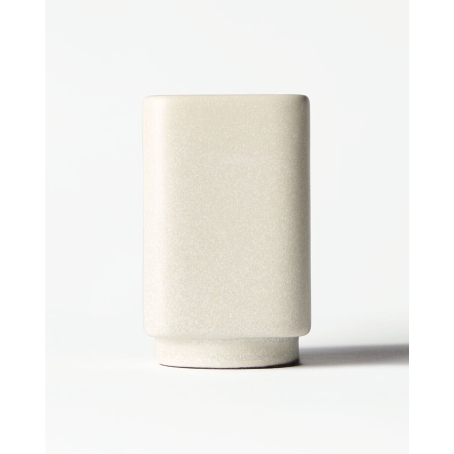 HEMA HEMA Kandelaar ⌀4.5x8.5cm Kub Keramiek Wit (wit) HEMA HEMA Kandelaar ⌀4.5x8.5cm Kub Keramiek Wit (wit) afbeelding 1