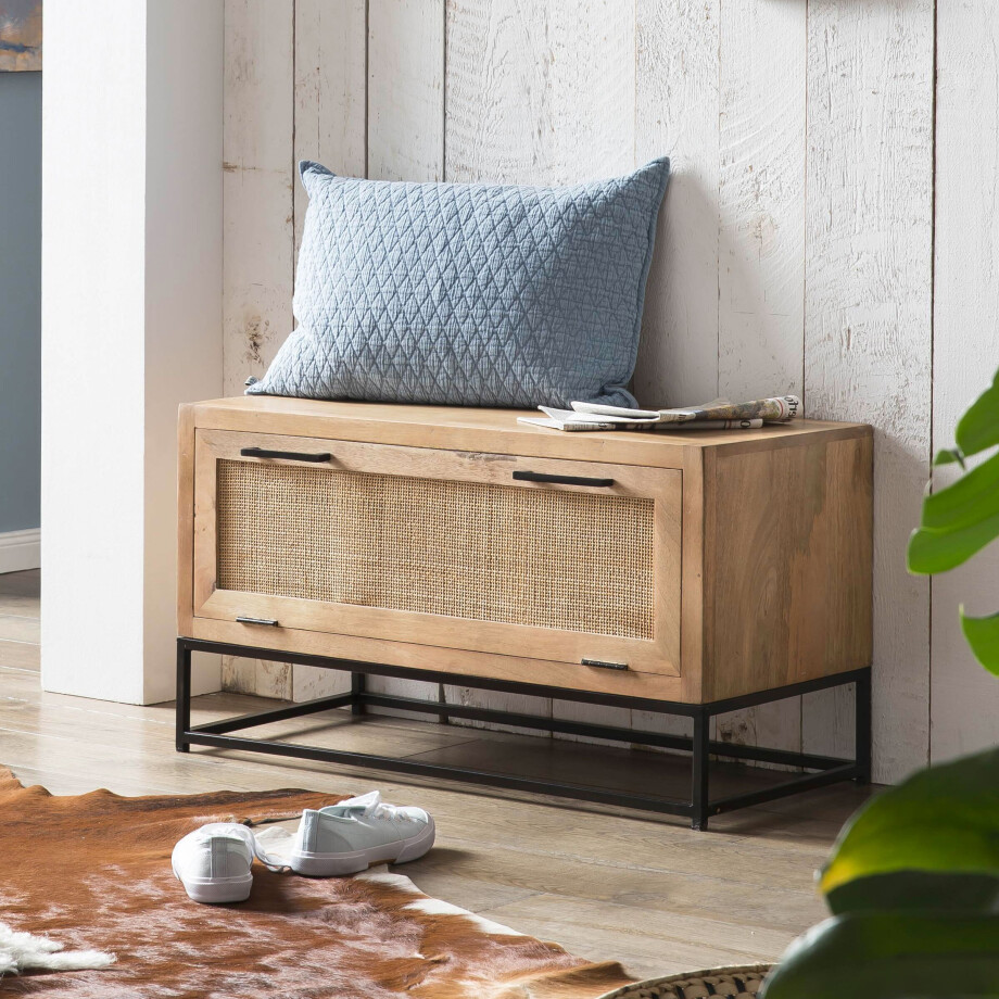 Artistiq Schoenenkast 'Denice' Mangohout en rotan, 48 x 85cm Artistiq Schoenenkast 'Denice' Mangohout en rotan, 48 x 85cm afbeelding