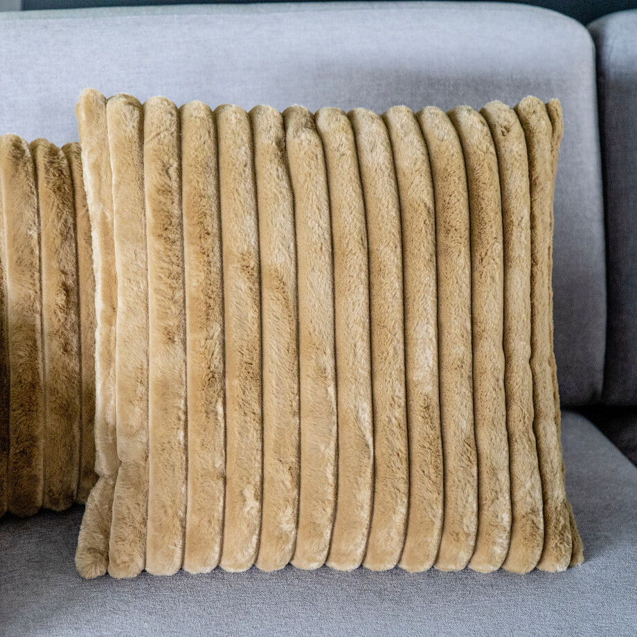 By-Boo Kussen 'Wuzzy' 50 x 50cm, kleur Goud afbeelding 1