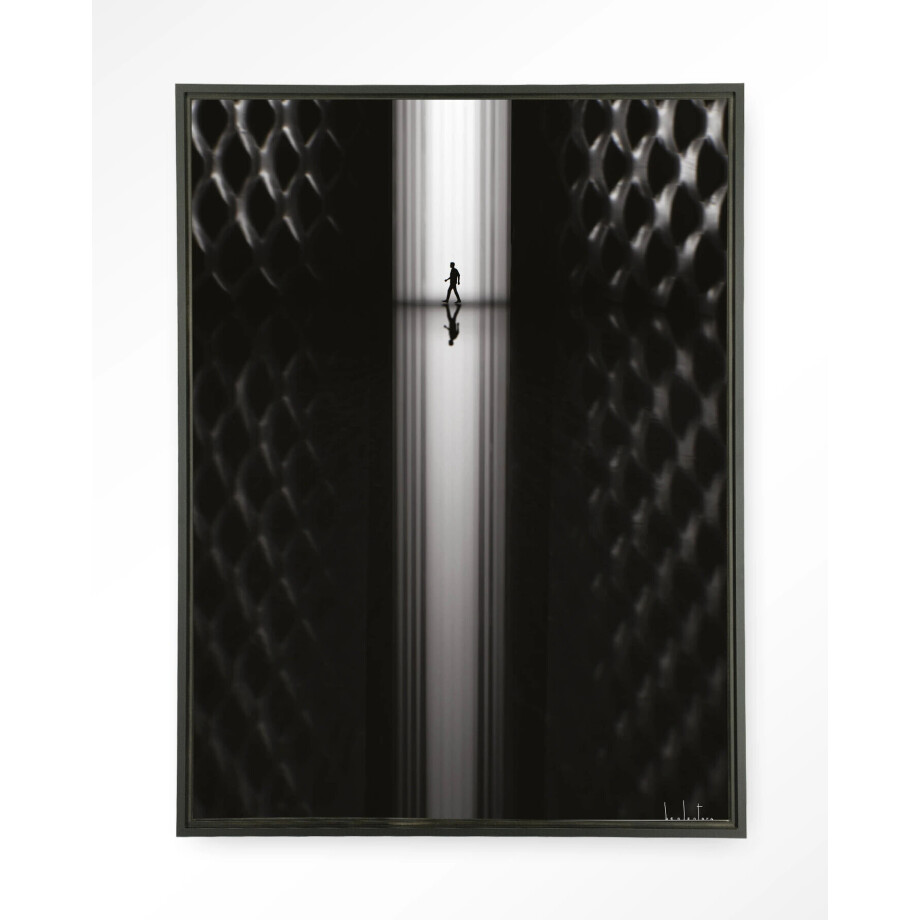 Urban Cotton Wandkleed 'Passing' 80 x 110cm in Floating Frame - black afbeelding 