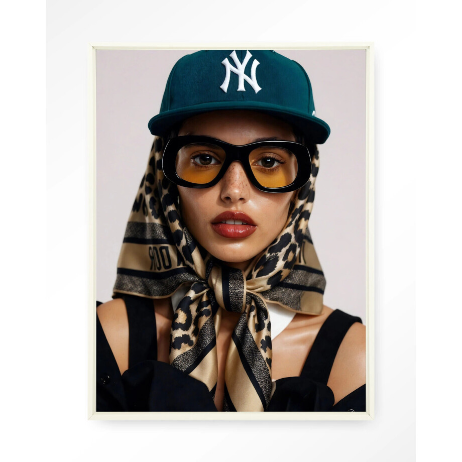 Urban Cotton Wandkleed 'Cool Girl' 80 x 110cm in Floating Frame - off white afbeelding 