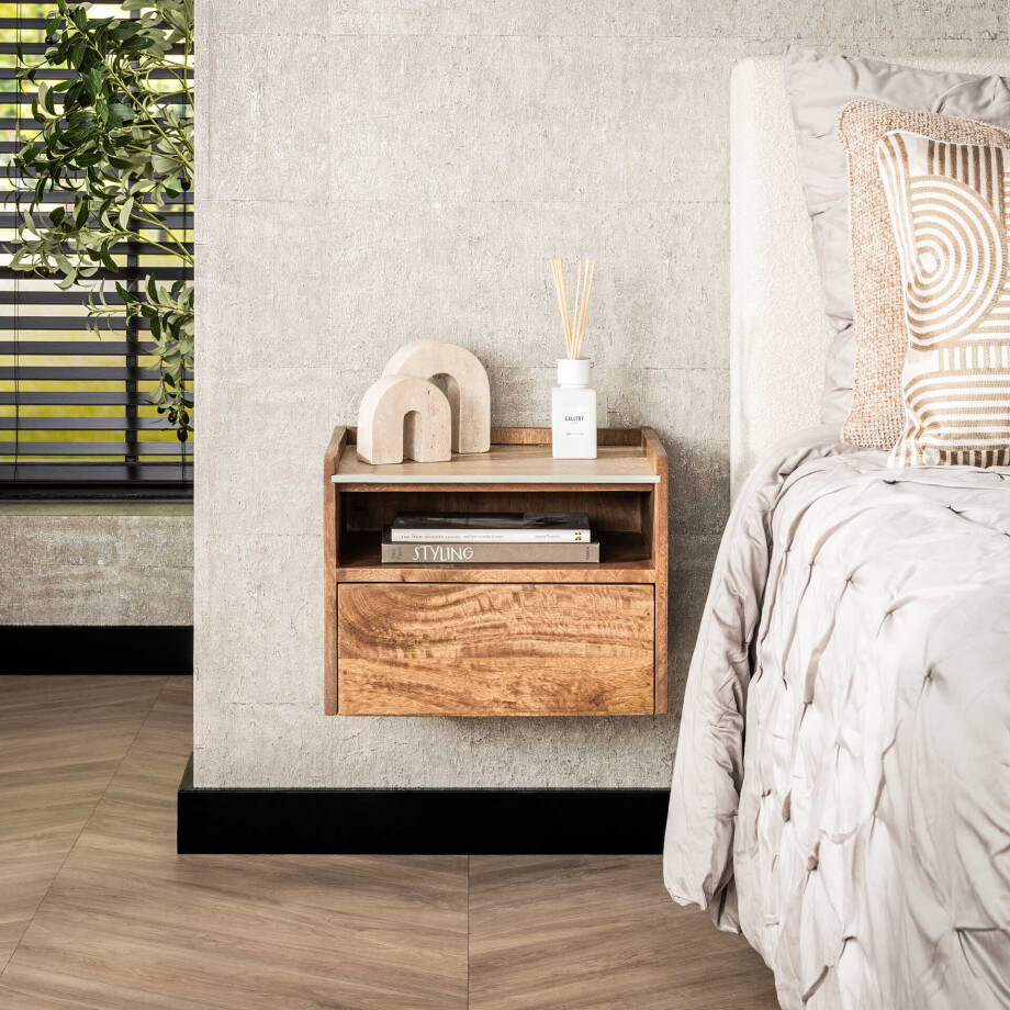 LifestyleFurn Zwevend Nachtkastje 'Beckie' Mangohout en travertinlook, Met open vak en 1 lade LifestyleFurn Zwevend Nachtkastje 'Beckie' Mangohout en travertinlook, Met open vak en 1 lade afbeelding 1