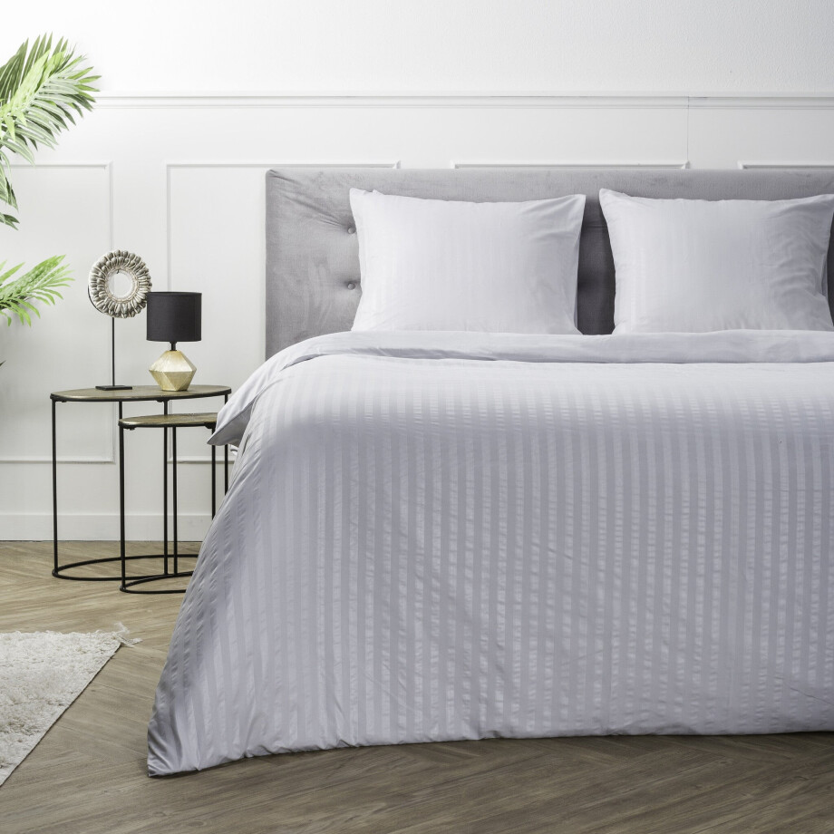 2e -50% | Dekbedovertrek Embossed Stripes - Grijs - Tweepersoons (200x200 Cm) - Grijs Microvezel - Effen & Strepen - Luna Bedding - Dekbed-Discounter.nl afbeelding 1