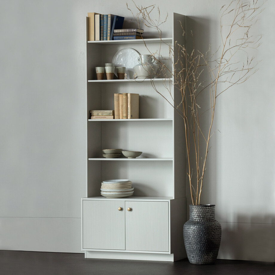 WOOOD Boekenkast 'Madu' Grenenhout, 200 x 80cm WOOOD Boekenkast 'Madu' Grenenhout, 200 x 80cm afbeelding