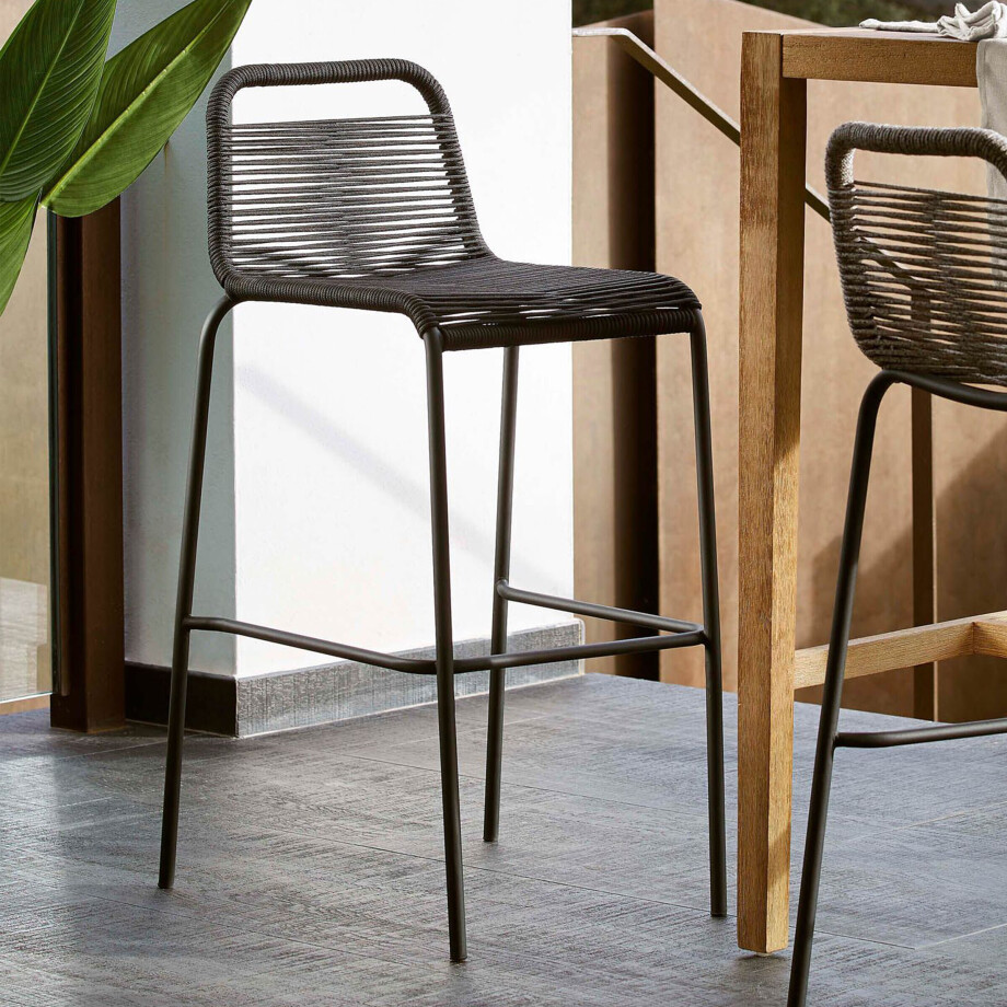 Kave Home Outdoor Barkruk 'Lambton' kleur Zwart (zithoogte 74cm) Kave Home Outdoor Barkruk 'Lambton' kleur Zwart (zithoogte 74cm) afbeelding 1