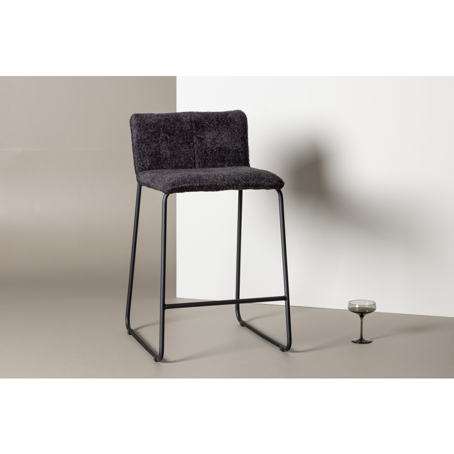 Nohr Barkruk 'Sheridan' Bouclé, kleur Zwart (zithoogte 64cm) Nohr Barkruk 'Sheridan' Bouclé, kleur Zwart (zithoogte 64cm) afbeelding 1