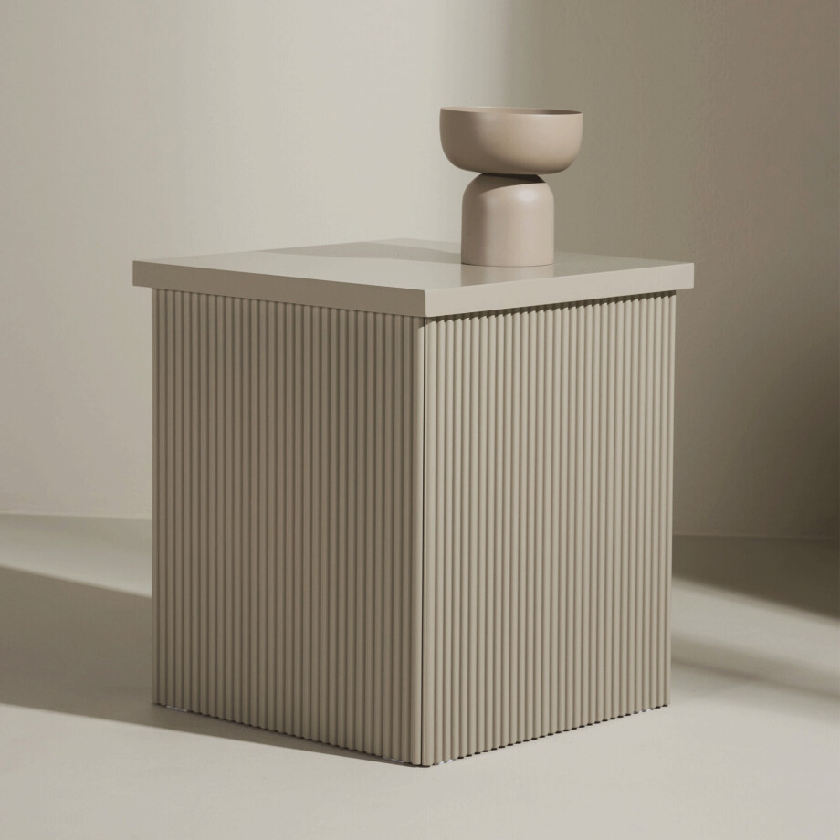 Nohr Vierkante Bijzettafel 'Mistina' 40 x 40cm, kleur Beige Nohr Vierkante Bijzettafel 'Mistina' 40 x 40cm, kleur Beige afbeelding 1