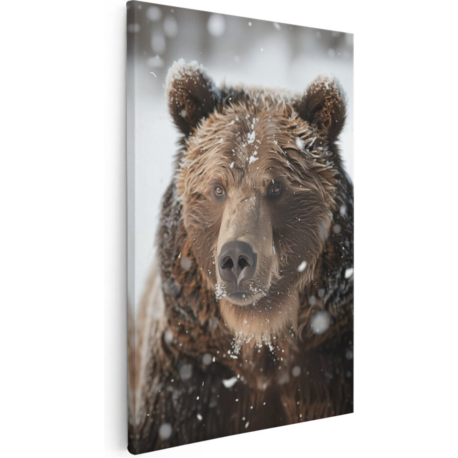 Artaza Canvas Schilderij Bruine Beer in de Sneeuw - Dieren - 80x120 cm - Groot - Wanddecoratie Woonkamer - Schilderijen - Muurdecoratie afbeelding 1