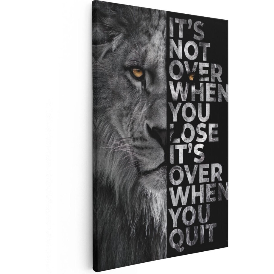 Artaza Canvas Schilderij Leeuw - It's Over When You Quit Quote - Motivatie Tekst - 80x120 - Groot - Wanddecoratie Slaapkamer - Muurdecoratie afbeelding 1