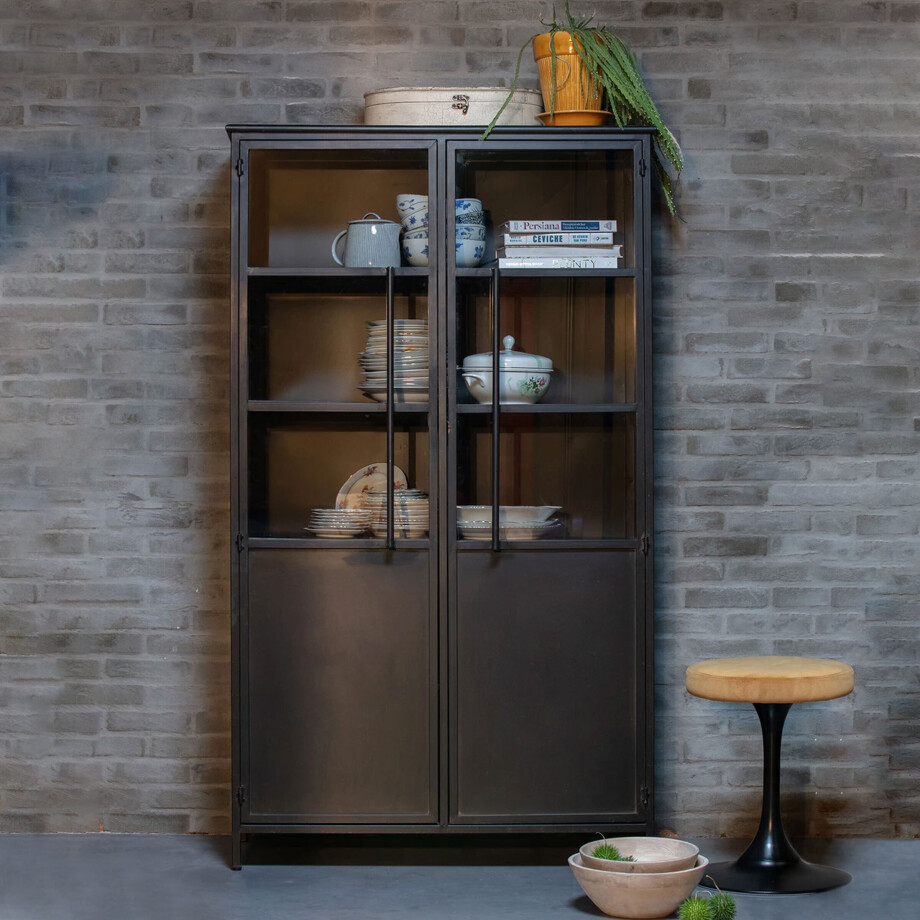 WOOOD Industriële Vitrinekast 'Exhibit' 170 x 99cm, kleur Zwart WOOOD Industriële Vitrinekast 'Exhibit' 170 x 99cm, kleur Zwart afbeelding 1