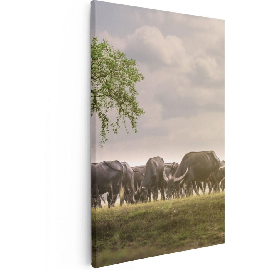 Artaza Canvas Schilderij Buffels - 60x90 cm - Wanddecoratie Dieren - Muurdecoratie Boom - Schilderijen Op Canvas Bos afbeelding 1