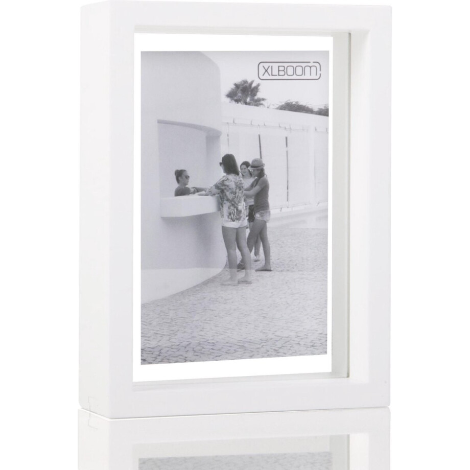 XLBoom Floating Box Fotolijst Wit 13x18cm - Zwevend houten frame met glas - Verkrijgbaar in wit, donkerbruin en zwart - Tijdloze design fotolijst voor modern wonen XLBoom Floating Box Fotolijst Wit 13x18cm - Zwevend houten frame met glas - Verkrijgbaar in wit, donkerbruin en zwart - Tijdloze design fotolijst voor modern wonen afbeelding 1