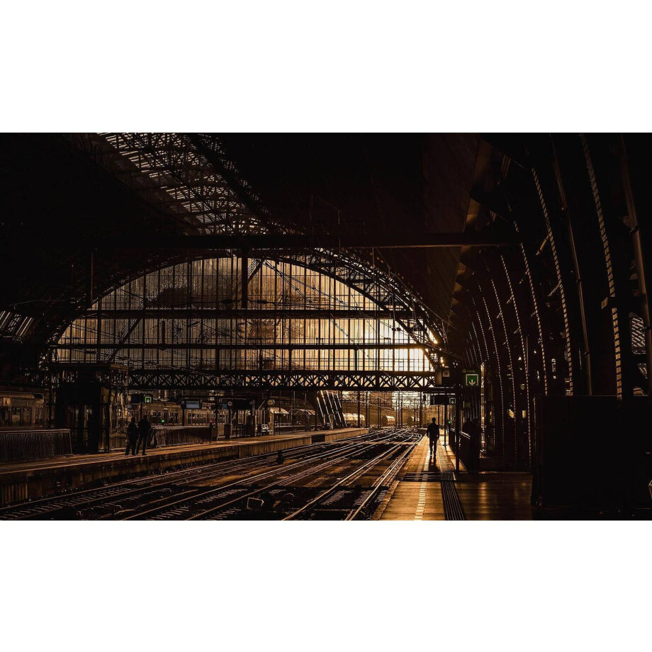 Goossens Schilderij The Station, 118 x 70 cm Goossens Schilderij The Station, 118 x 70 cm afbeelding 1