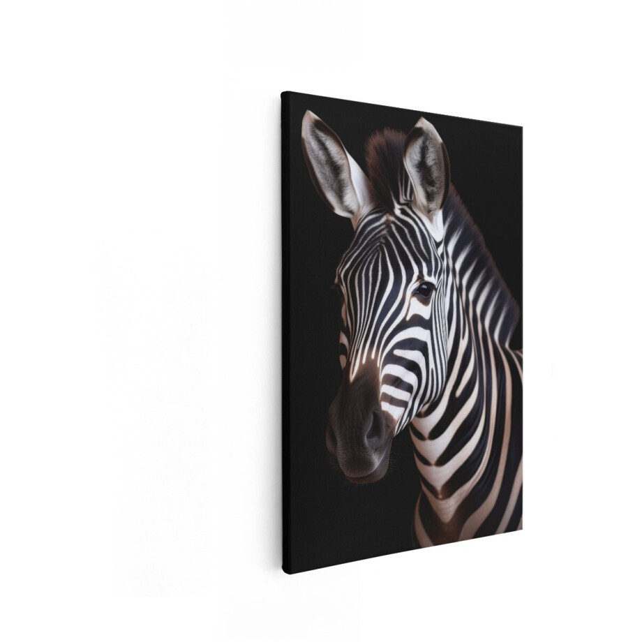 Artaza Canvas Schilderij Portret van een Zebra met Kenmerkende Strepen tegen een Zwarte Achtergrond - 60x90 cm - Wanddecoratie Woonkamer - Schilderijen - Muurdecoratie afbeelding 1