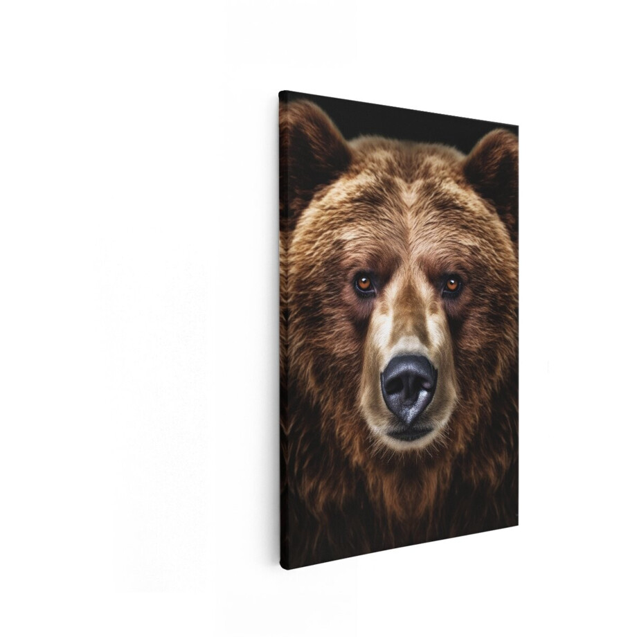 Artaza Canvas Schilderij Close-Up Portret van een Bruine Beer met Intense Ogen en een Donkere Vacht - 80x120 cm - Groot - Wanddecoratie Woonkamer - Schilderijen - Muurdecoratie afbeelding 1