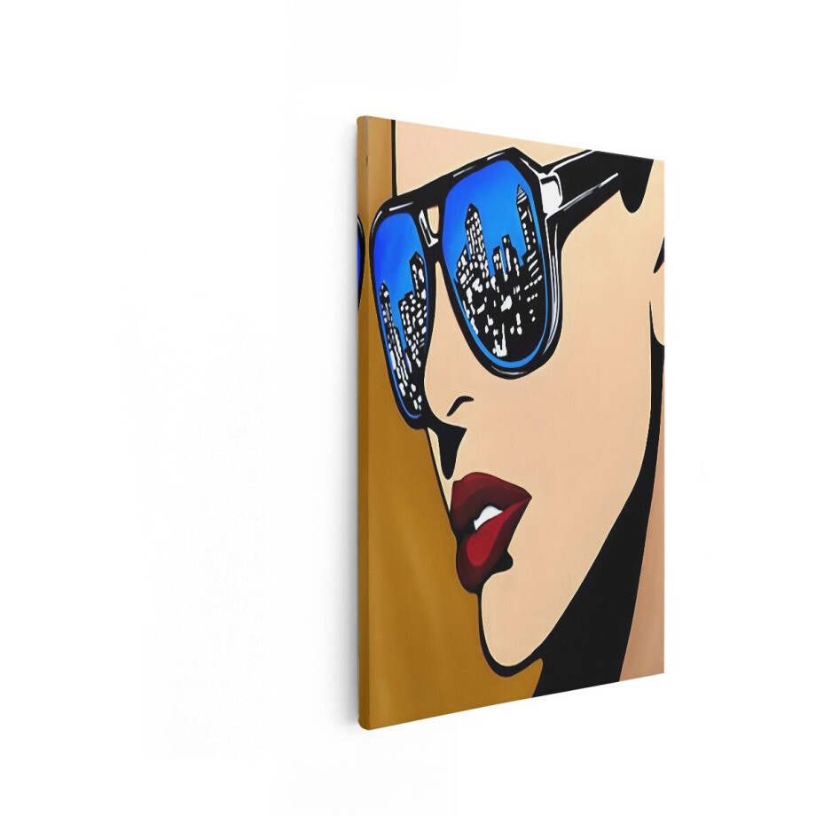 Artaza Canvas Schilderij Pop Art Vrouw met Zonnebril Die een Stadsgezicht Reflecteert - 60x90 cm - Wanddecoratie Woonkamer - Schilderijen - Muurdecoratie afbeelding 1