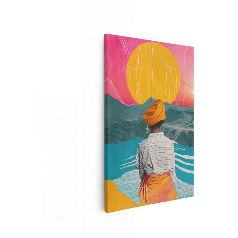 Artaza Canvas Schilderij Vrouw met Oranje Tulband Kijkt Uit over een Surrealistisch Berglandschap bij Zonsondergang - 60x90 cm - Wanddecoratie Woonkamer - Schilderijen - Muurdecoratie afbeelding 1