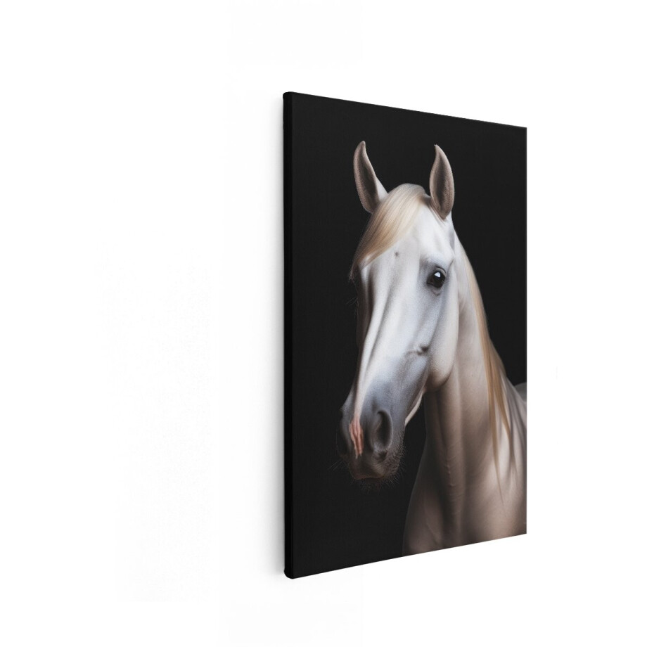 Artaza Canvas Schilderij Elegant Wit Paard met Golvende Manen tegen een Donkere Achtergrond - 60x90 cm - Wanddecoratie Woonkamer - Schilderijen - Muurdecoratie afbeelding 1