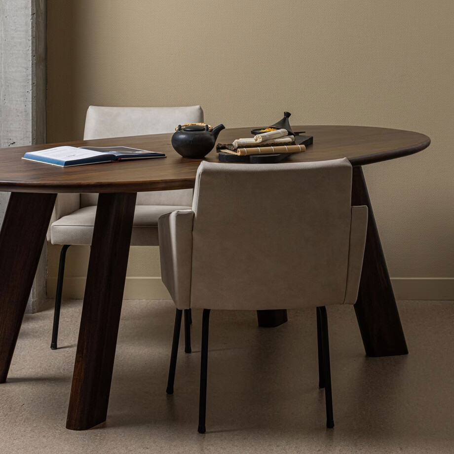 WOOOD Organische Eettafel 'Roundly' Mangohout, 160 x 110cm, kleur Walnoot afbeelding 1