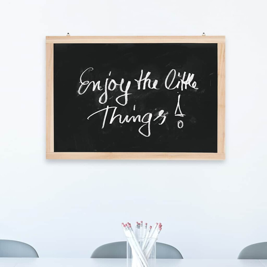 vidaXL Krijtbord voor aan de wand 40x60 cm cederhout afbeelding 1