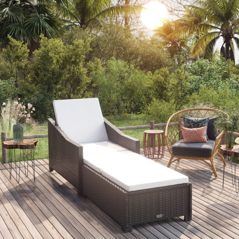 vidaXL Ligbed met crèmewit kussen poly rattan zwart afbeelding 1