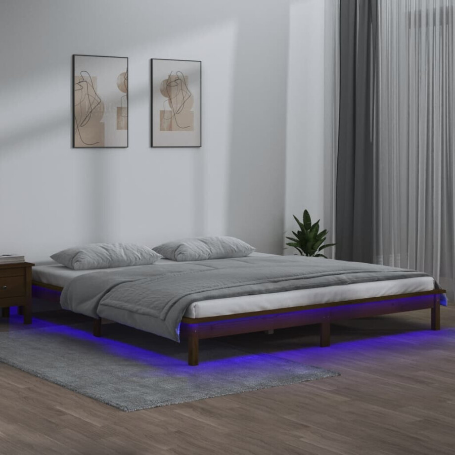 vidaXL Bedframe LED massief hout honingbruin 200x200 cm afbeelding 1