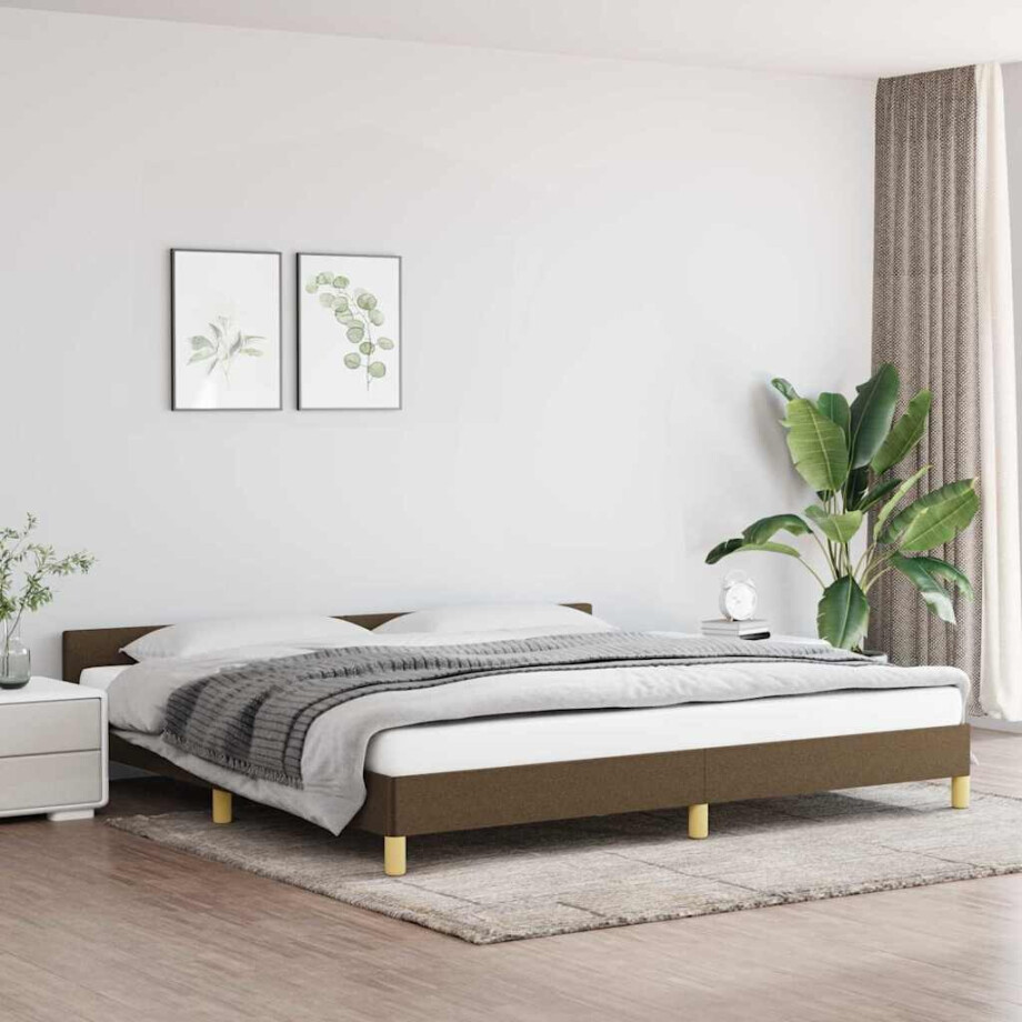 vidaXL Bedframe zonder matras stof donkerbruin 200x200 cm vidaXL Bedframe zonder matras stof donkerbruin 200x200 cm afbeelding 1