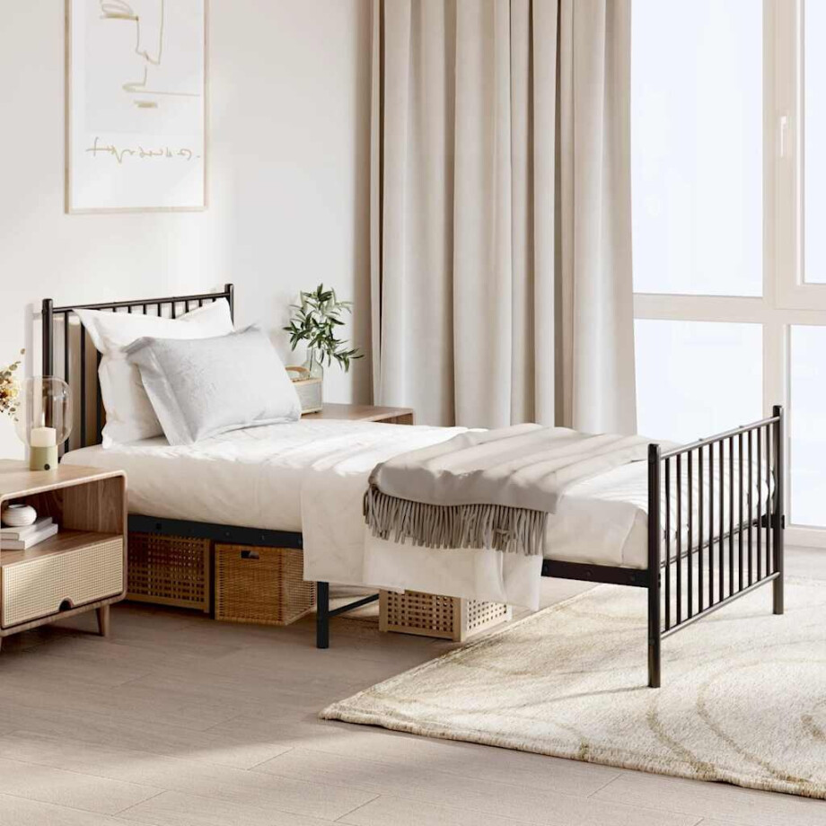 vidaXL Bedframe met hoofd- en voeteneinde metaal zwart 90x190 cm afbeelding 1