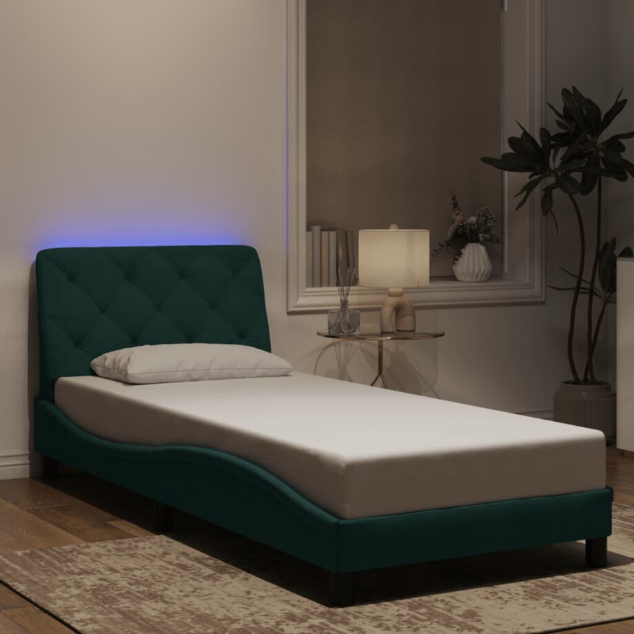 vidaXL Bedframe met LED zonder matras fluweel donkergroen 80x200 cm vidaXL Bedframe met LED zonder matras fluweel donkergroen 80x200 cm afbeelding 1