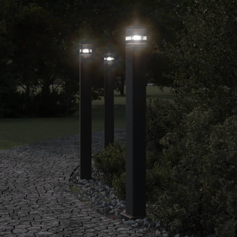 vidaXL Vloerlamp voor buiten met stopcontact 110 cm aluminium zwart vidaXL Vloerlamp voor buiten met stopcontact 110 cm aluminium zwart afbeelding 1