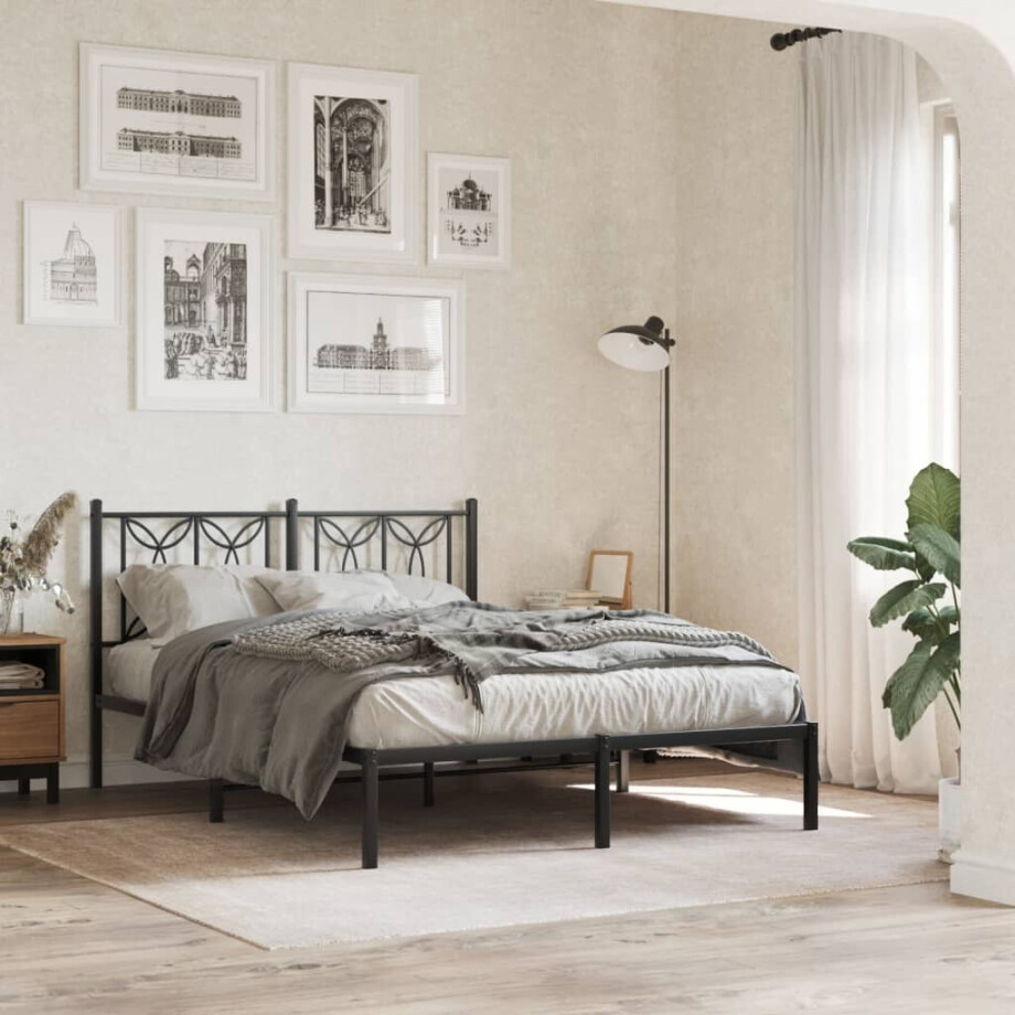 vidaXL Bedframe met hoofdbord metaal zwart 135x190 cm vidaXL Bedframe met hoofdbord metaal zwart 135x190 cm afbeelding 1