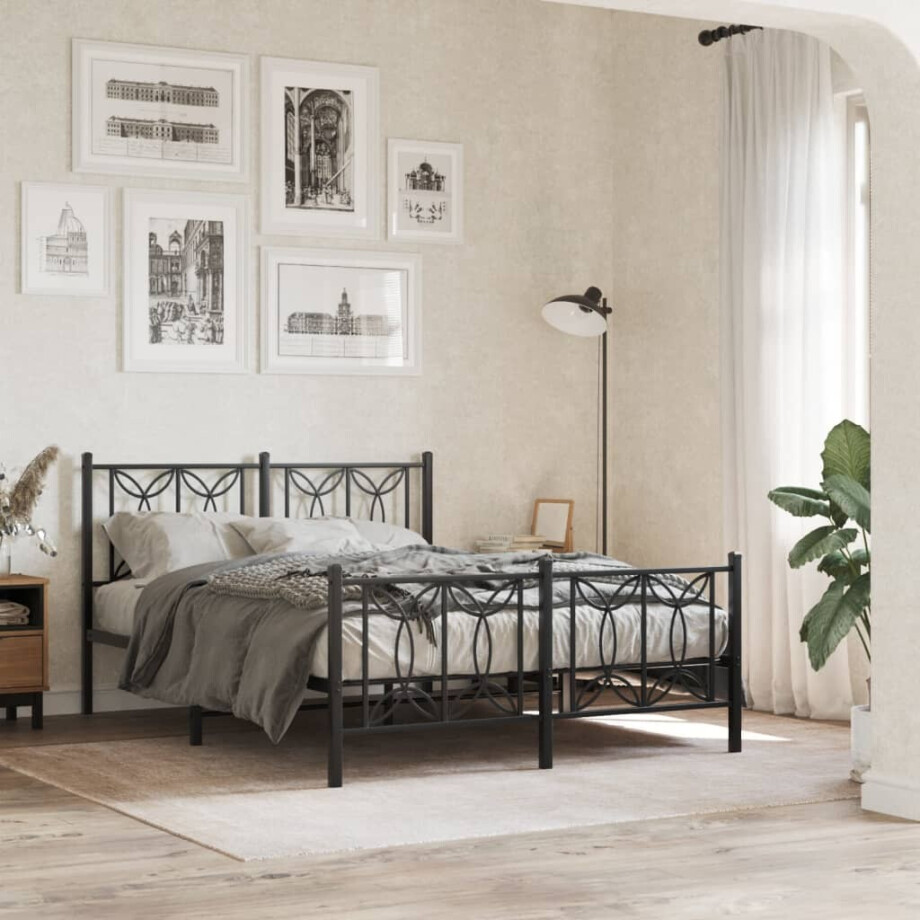 vidaXL Bedframe met hoofd- en voeteneinde metaal zwart 135x190 cm vidaXL Bedframe met hoofd- en voeteneinde metaal zwart 135x190 cm afbeelding 1