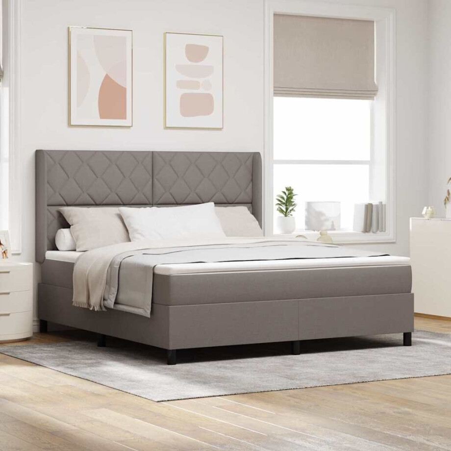 vidaXL Boxspring bed met hoofdeinde Taupe 180 x 200 cm Stof vidaXL Boxspring bed met hoofdeinde Taupe 180 x 200 cm Stof afbeelding 1