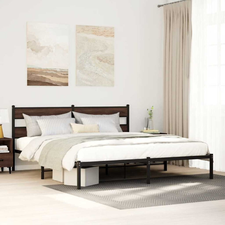 vidaXL Bedframe met hoofdbord zonder matras bruin eiken 200x200 cm vidaXL Bedframe met hoofdbord zonder matras bruin eiken 200x200 cm afbeelding 1