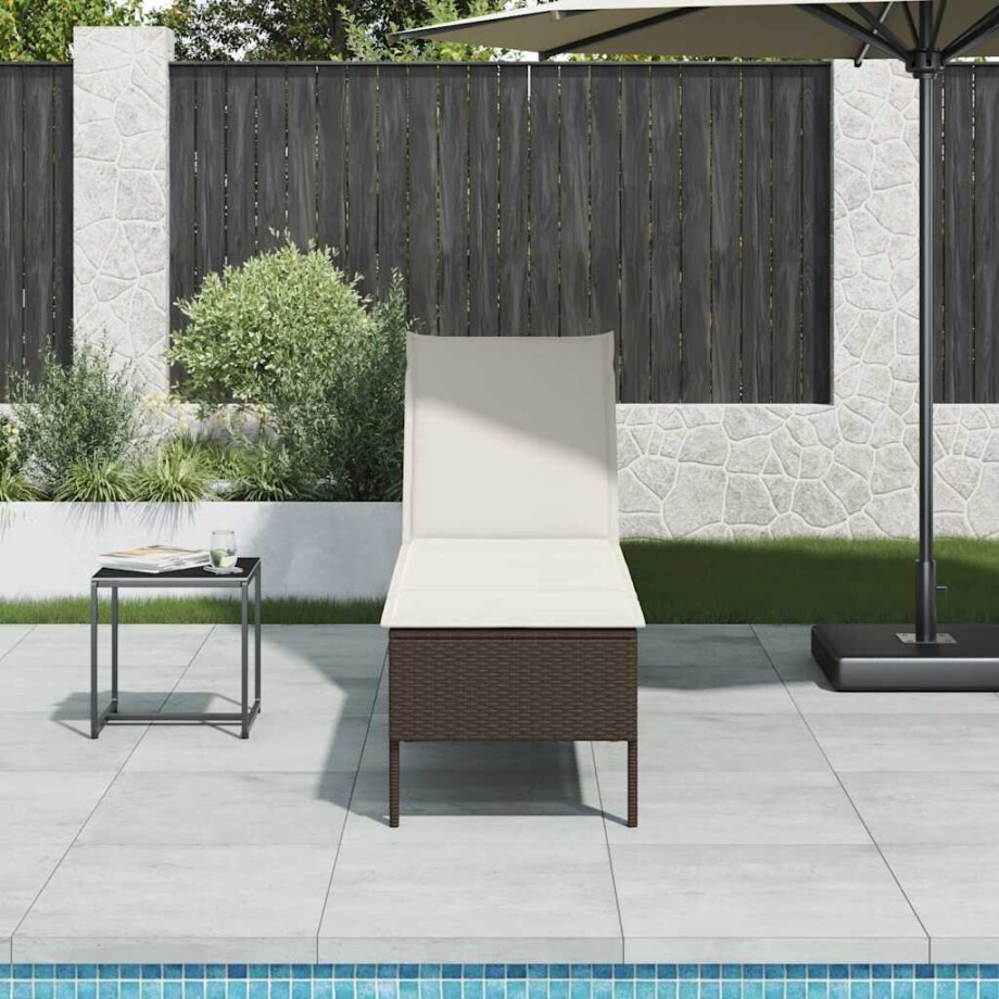 vidaXL Ligstoel met kussen bruin 55x200x44cm polyrotan afbeelding 1