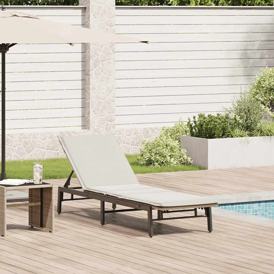 vidaXL Ligstoel met kussen beige polyrotan vidaXL Ligstoel met kussen beige polyrotan afbeelding 1