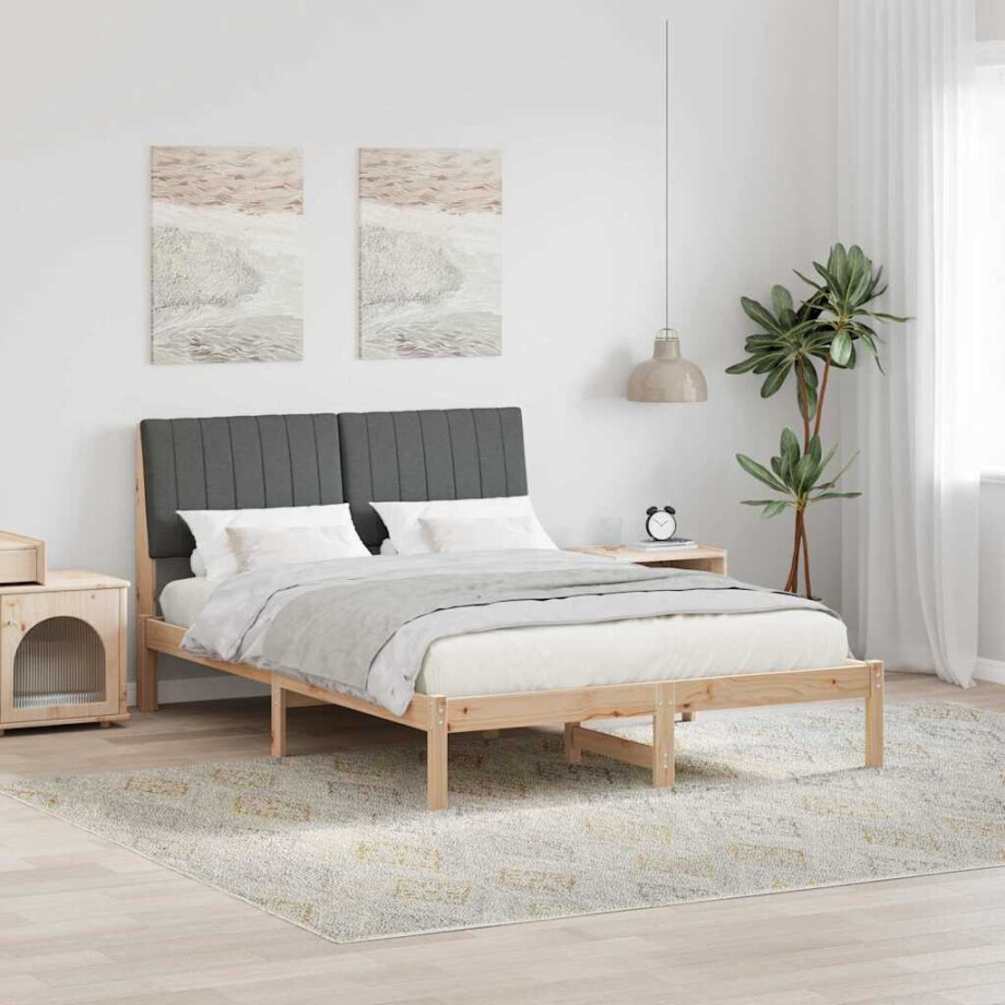 vidaXL Bedframe met hoofdeinde Bruin 135 x 190 cm Massief grenenhout vidaXL Bedframe met hoofdeinde Bruin 135 x 190 cm Massief grenenhout afbeelding 1