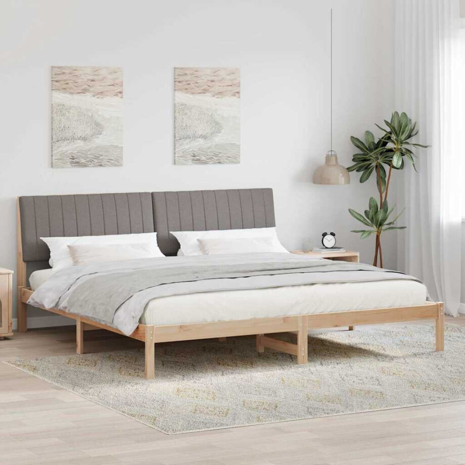 vidaXL Bedframe met hoofdeinde Bruin 200 x 200 cm Massief grenenhout vidaXL Bedframe met hoofdeinde Bruin 200 x 200 cm Massief grenenhout afbeelding 1