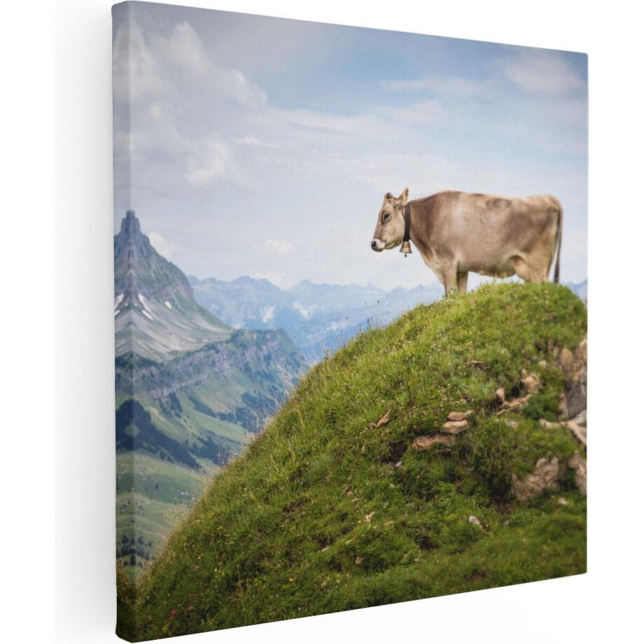 Artaza Canvas Schilderij Koe - 50x50 cm - Wanddecoratie Bergen - Muurdecoratie Natuur - Schilderijen Op Canvas Landschap afbeelding 1