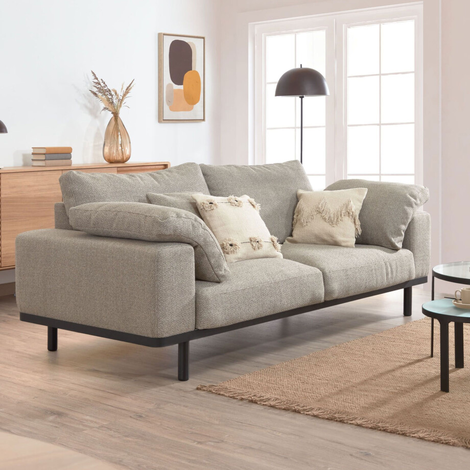 Kave Home 3-zits Bank 'Noa' met kussens, kleur Beige / Zwart Kave Home 3-zits Bank 'Noa' met kussens, kleur Beige / Zwart afbeelding 1