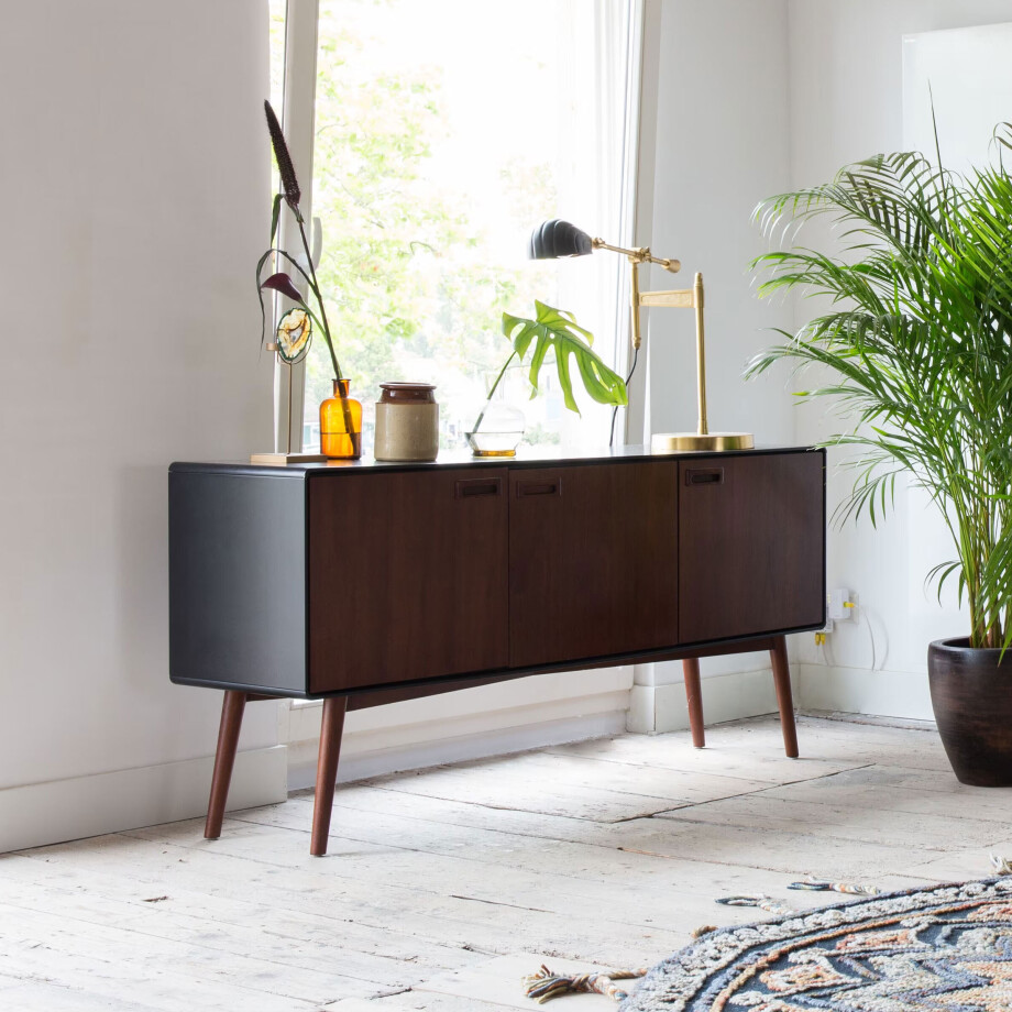 Dutchbone Dressoir 'Juju' Walnoot, 150cm Dutchbone Dressoir 'Juju' Walnoot, 150cm afbeelding 1