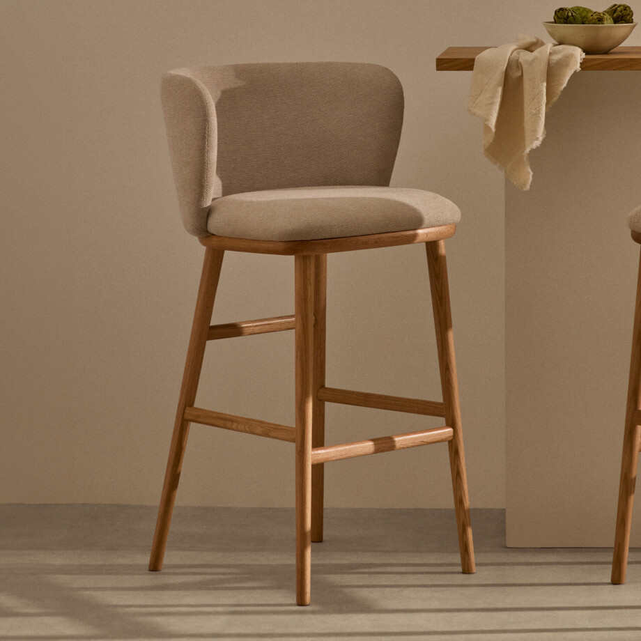 Kave Home Barkruk 'Ciselia' Chenille, kleur Beige (zithoogte 65cm) Kave Home Barkruk 'Ciselia' Chenille, kleur Beige (zithoogte 65cm) afbeelding 1