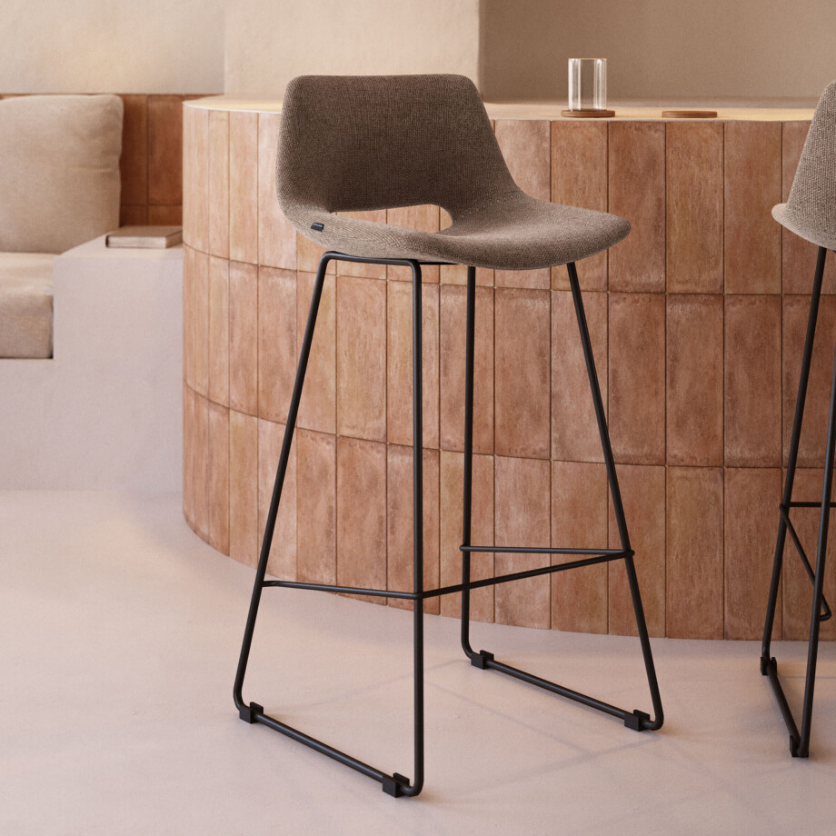 Kave Home Barkruk 'Zahara' kleur Bruin (zithoogte 65cm) Kave Home Barkruk 'Zahara' kleur Bruin (zithoogte 65cm) afbeelding 1