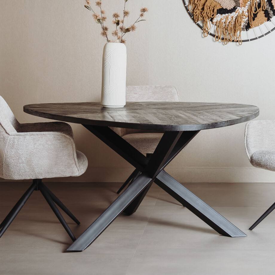 Tower Living Driehoekige Eettafel 'Trivero' Mangohout, 150 x 150cm, kleur Zwart Tower Living Driehoekige Eettafel 'Trivero' Mangohout, 150 x 150cm, kleur Zwart afbeelding 1