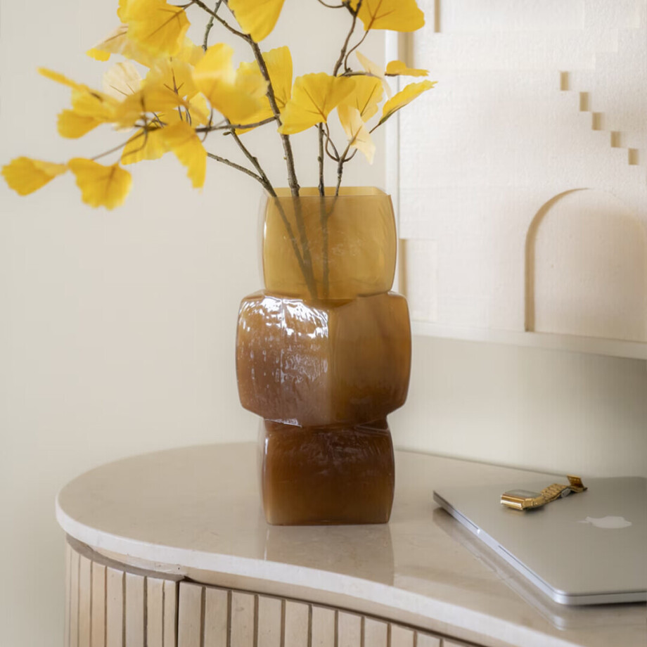 By-Boo Vaas 'Batu' Mondgeblazen glas, kleur Mosterdgeel afbeelding 1