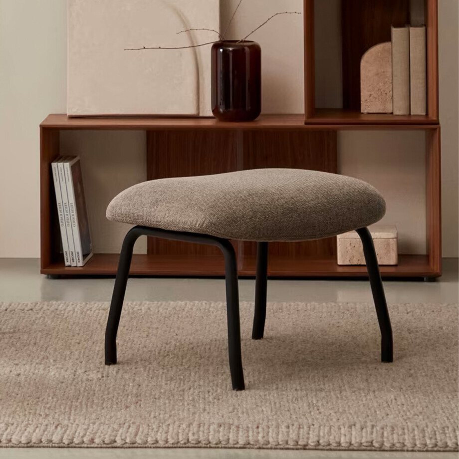 Kave Home Hocker 'Belina' Chenille, kleur Lichtbruin Kave Home Hocker 'Belina' Chenille, kleur Lichtbruin afbeelding 1