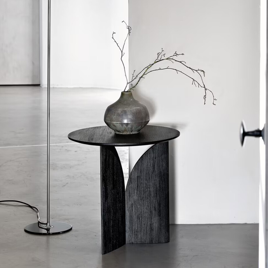 Ethnicraft Ronde Bijzettafel 'Fin' Gevernist Teakhout, 50cm, kleur Zwart Ethnicraft Ronde Bijzettafel 'Fin' Gevernist Teakhout, 50cm, kleur Zwart afbeelding 1