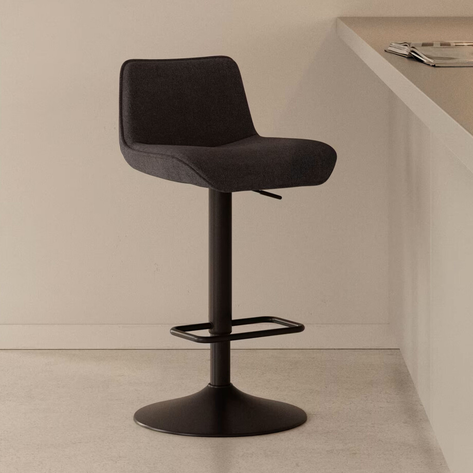 Kave Home Barkruk 'Zend' Chenille, kleur Zwart Kave Home Barkruk 'Zend' Chenille, kleur Zwart afbeelding 1