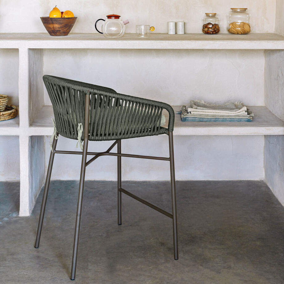 Kave Home Barkruk 'Yanet' kleur Donkergroen (zithoogte 65cm) afbeelding 1